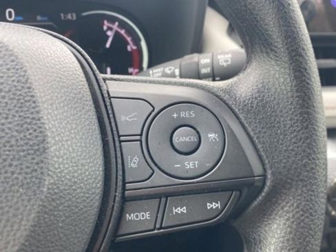 Used 2025 Toyota RAV4 XLE w/ Convenience Package image 13