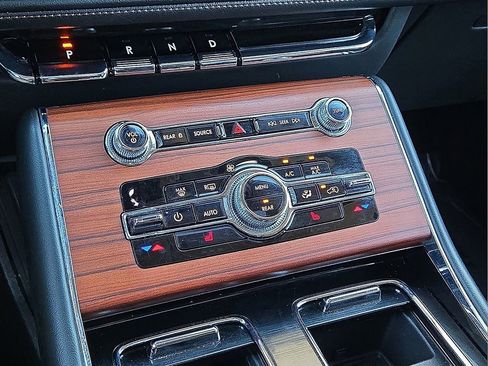 Used 2024 Lincoln Aviator Reserve image 30