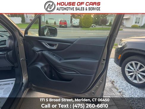 Used 2020 Subaru Forester Premium image 18