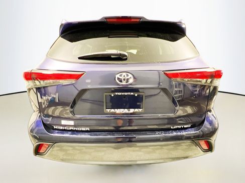Used 2022 Toyota Highlander Limited image 6
