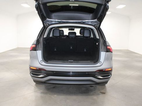 Used 2024 Lincoln Nautilus Reserve image 14