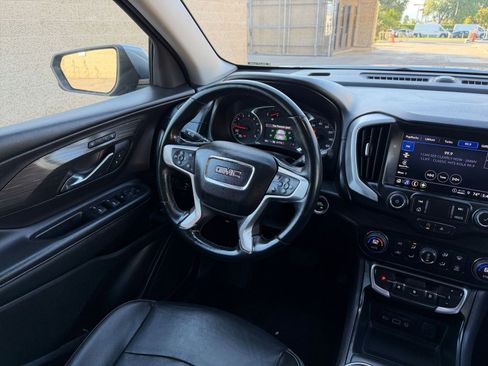 Used 2024 GMC Terrain SLT image 36