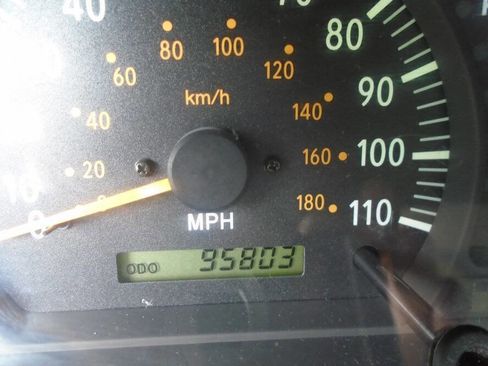 Used 2004 Toyota Tundra SR5 RWD image 9