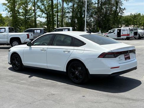 Used 2025 Honda Accord SE image 28