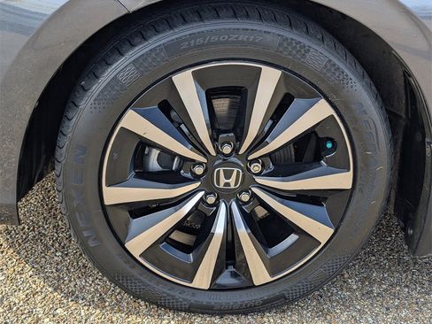 Certified 2024 Honda Civic EX image 9