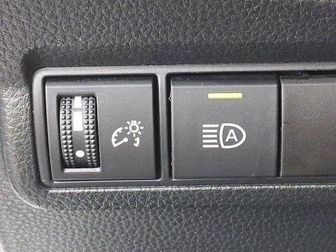 Certified 2022 Toyota Corolla Cross L image 26