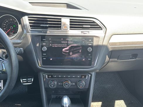 Used 2021 Volkswagen Tiguan SE R-Line FWD image 16