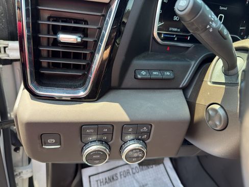 Used 2024 GMC Sierra 1500 Denali AWD/4WD image 19