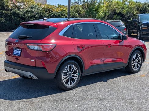 Used 2020 Ford Escape SEL image 4