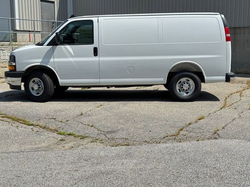 New 2025 Chevrolet Express 2500 Work Van w/ Driver Convenience Package image 5