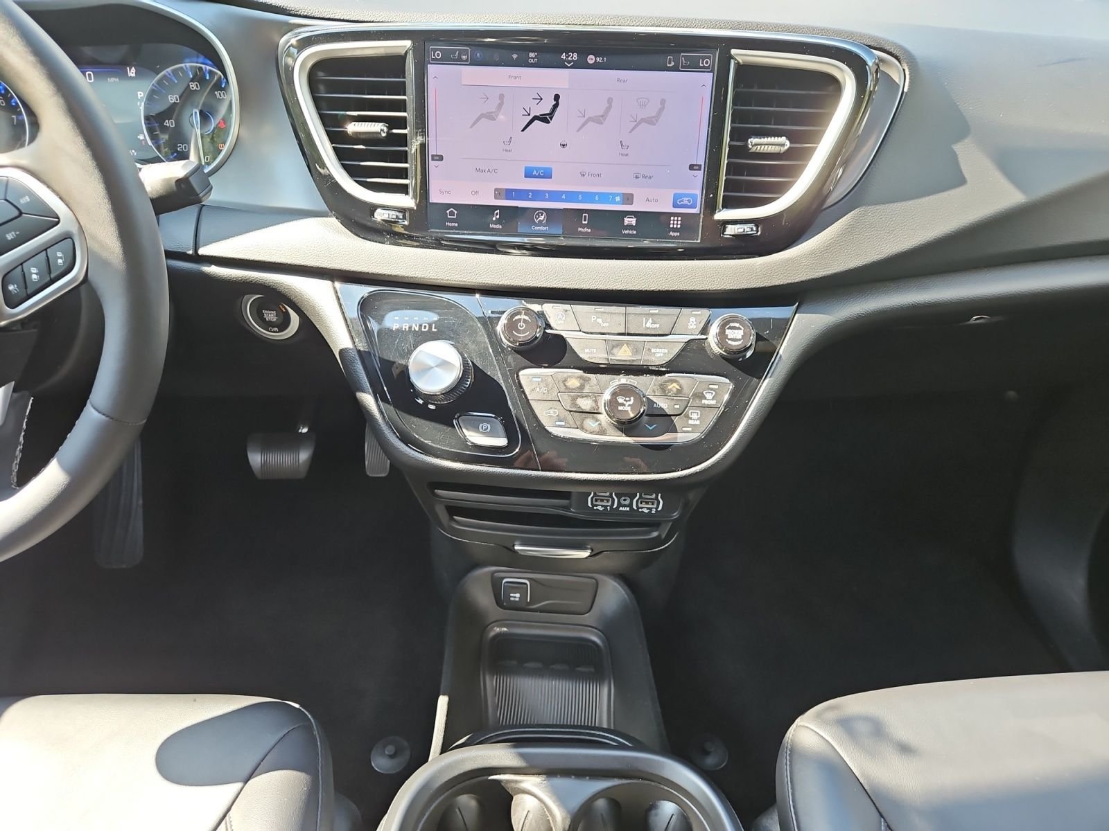 Used 2025 Chrysler Pacifica Select FWD image 11
