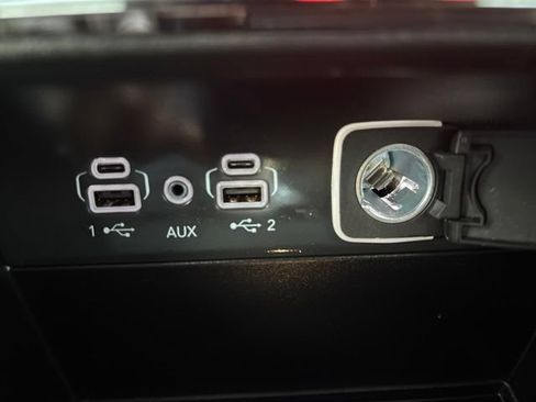Used 2023 Jeep Grand Cherokee L Limited AWD/4WD image 27