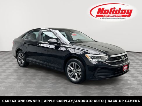 Used 2024 Volkswagen Jetta SE image 1