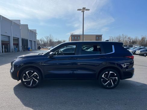 Used 2023 Mitsubishi Outlander SE image 6