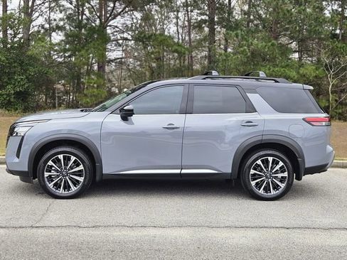 New 2026 Nissan Pathfinder Platinum image 7