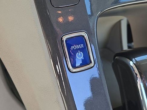 Used 2015 Chevrolet Volt FWD image 15