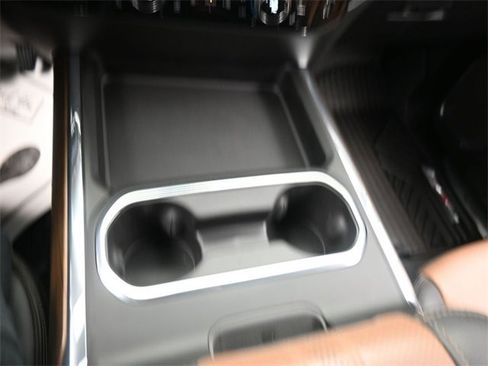 Used 2024 Chevrolet Silverado 2500 High Country w/ High Country Premium Package image 11