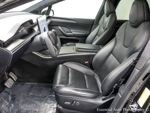Used 2022 Tesla Model X Plaid image 12