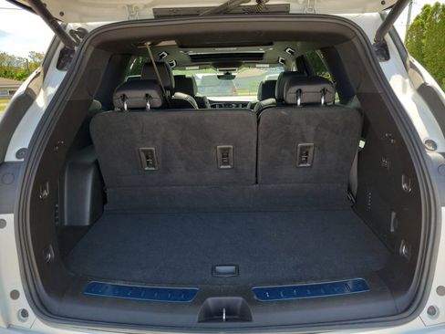 Used 2023 Buick Enclave Avenir w/ Avenir Technology Package AWD/4WD image 6