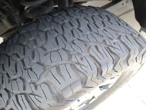 Used 2019 Ford F250 Lariat w/ Chrome Package image 9