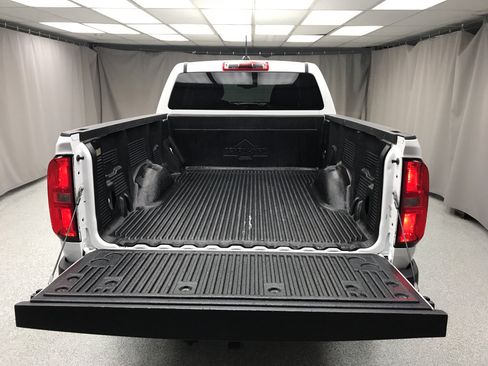 Used 2015 Chevrolet Colorado Z71 AWD/4WD image 4