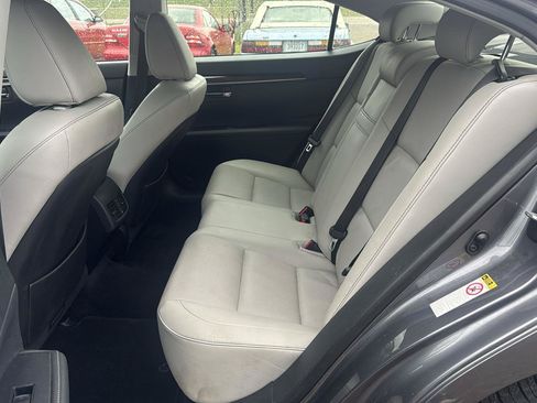Used 2014 Lexus ES 350 w/ Premium Package FWD image 11