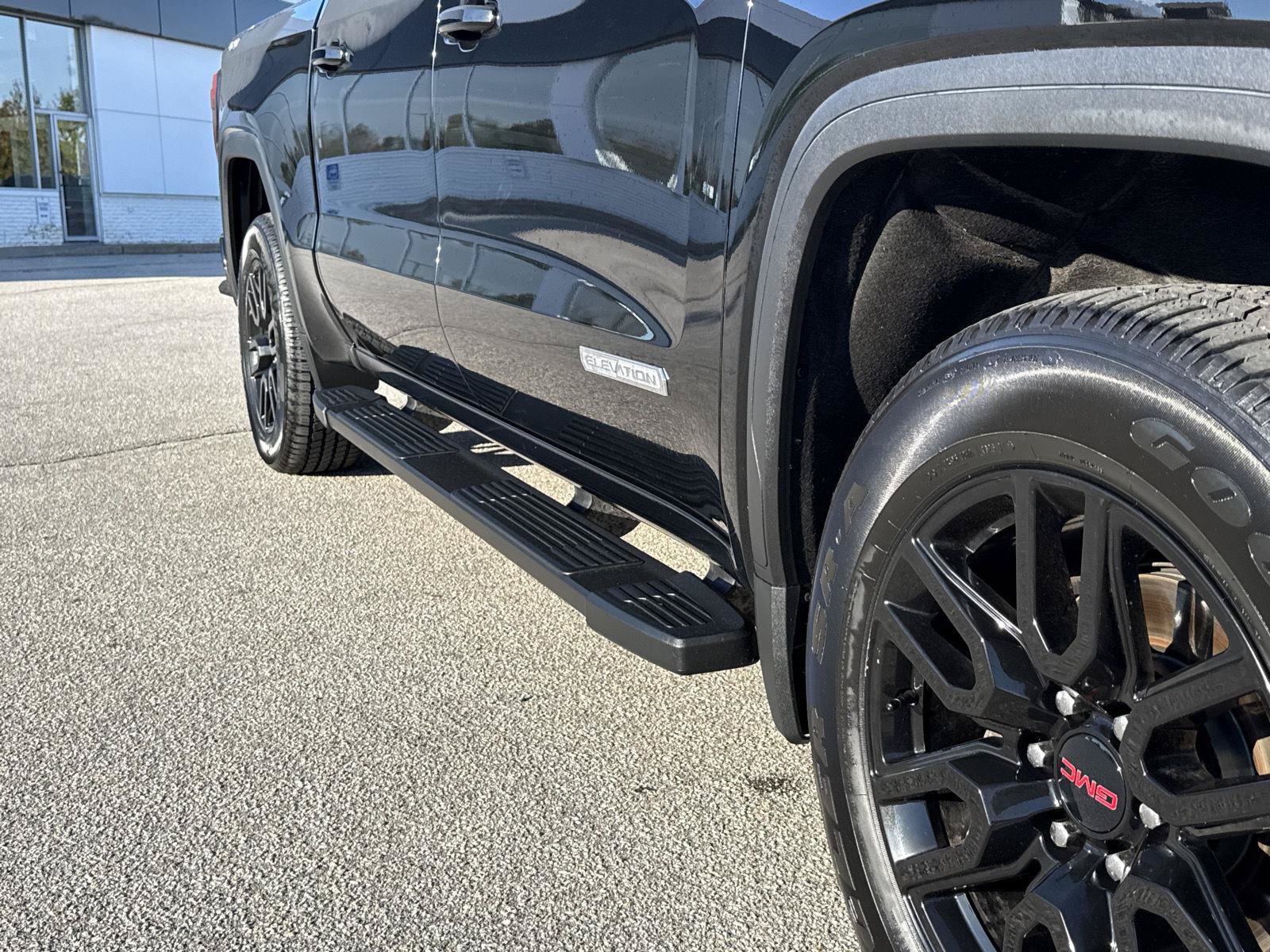 Used 2022 GMC Sierra 1500 Elevation w/ LPO, Elevation Black Package AWD/4WD image 7