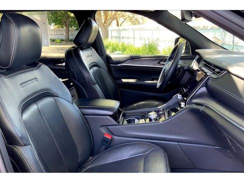 Used 2022 Jeep Grand Cherokee L Overland image 8