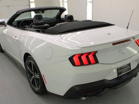 Used 2025 Ford Mustang Premium RWD image 7