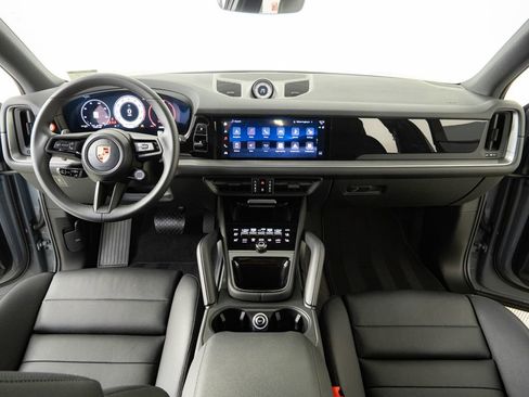 Certified 2026 Porsche Cayenne AWD/4WD image 19