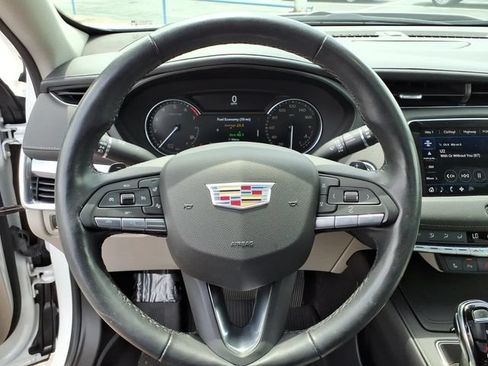 Certified 2023 Cadillac XT4 Luxury w/ Cold Weather Package FWD image 28