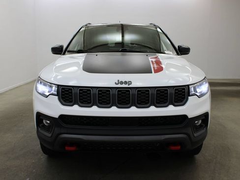 Used 2025 Jeep Compass Trailhawk AWD/4WD image 7