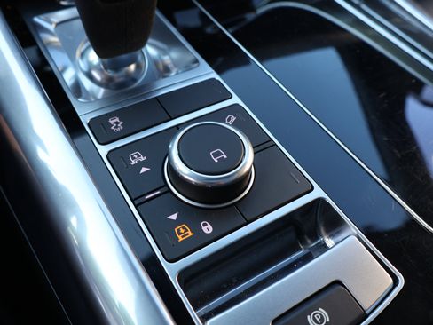 Used 2021 Land Rover Range Rover Sport HST image 29