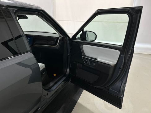 Used 2023 Rivian R1T Adventure AWD/4WD image 18