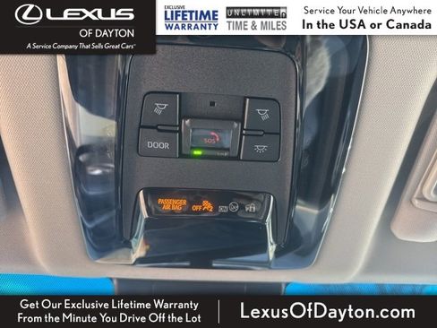 Used 2023 Toyota Venza XLE image 29