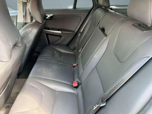 Used 2015 Volvo V60 T5 Cross Country w/ Convenience Package AWD/4WD image 24