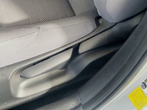 Used 2021 Toyota Corolla SE FWD image 13