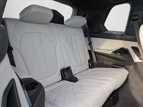 Used 2026 BMW X7 xDrive40i image 23