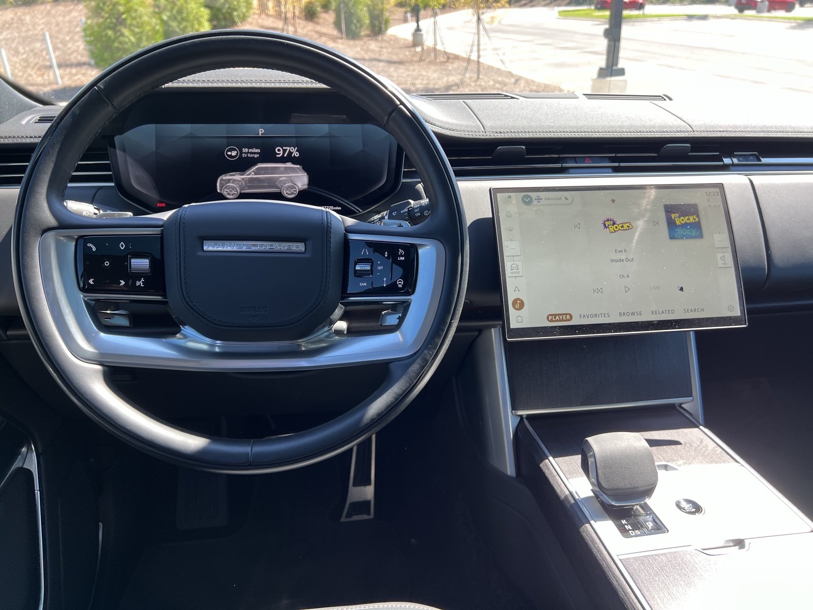 Used 2025 Land Rover Range Rover SE AWD/4WD image 29