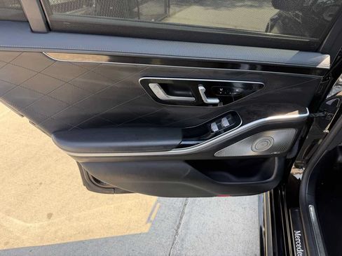 Used 2021 Mercedes-Benz S 580 4MATIC Sedan w/ AMG Line image 16