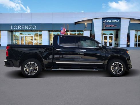 Used 2024 Chevrolet Silverado 1500 High Country w/ Technology Package AWD/4WD image 3