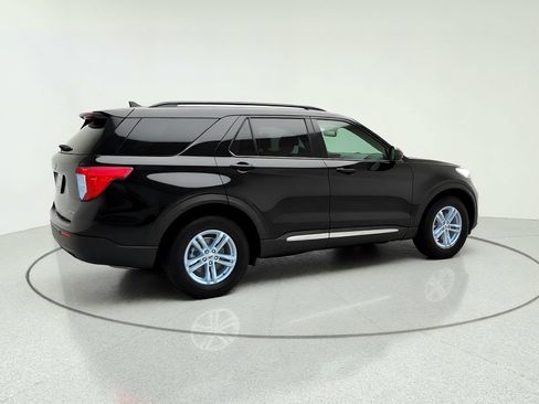 Used 2021 Ford Explorer XLT AWD/4WD image 8