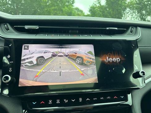 New 2026 Jeep Grand Cherokee Limited w/ Limited Altitude Package AWD/4WD image 12