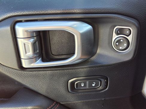 Certified 2018 Jeep Wrangler Unlimited Rubicon image 17