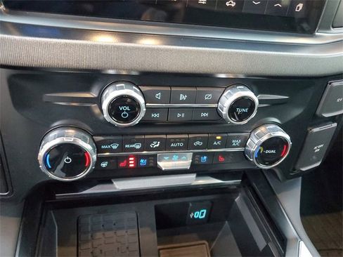 Used 2023 Ford F250 Platinum w/ Tremor Off-Road Package image 23