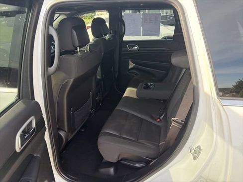 Used 2021 Jeep Grand Cherokee Laredo AWD/4WD image 20