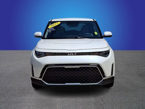 Used 2025 Kia Soul LX w/ LX Technology Package FWD image 2