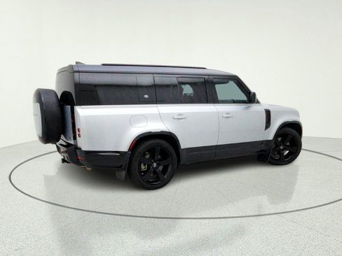 Used 2023 Land Rover Defender 130 X-Dynamic SE AWD/4WD image 8