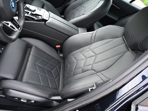 Certified 2025 BMW i5 eDrive40i w/ M Sport Package image 16