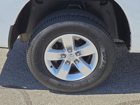 Used 2020 RAM 1500 Classic SLT RWD image 17